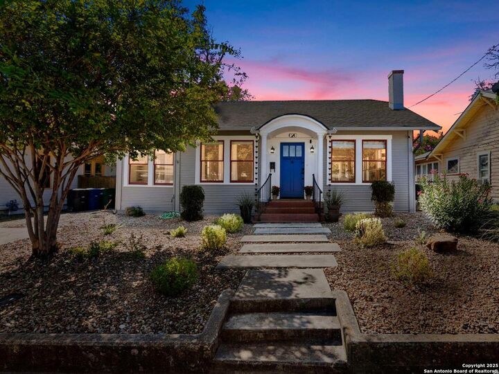 Property Photo: 620 E Myrtle TX 78212