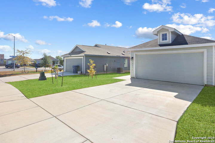 Property Photo: 12051 Still Pass TX 78221