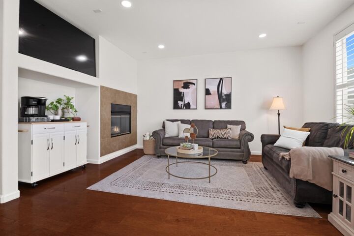 Property Photo: 1112 Park West Drive CA 94565