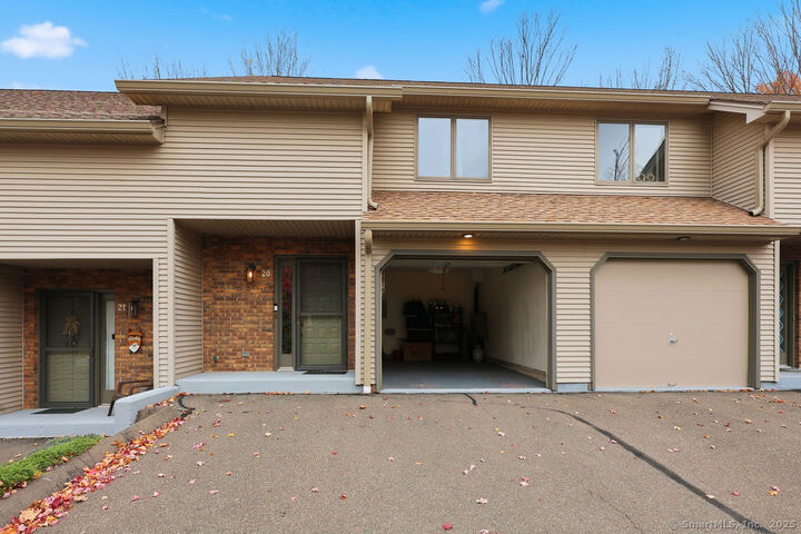 Property Photo: 25 Washington Street Apt 20 CT 06010