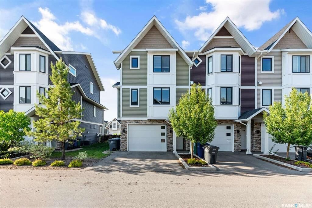 Property Photo: 3220 11th Street W 222 SK S7M 5M4