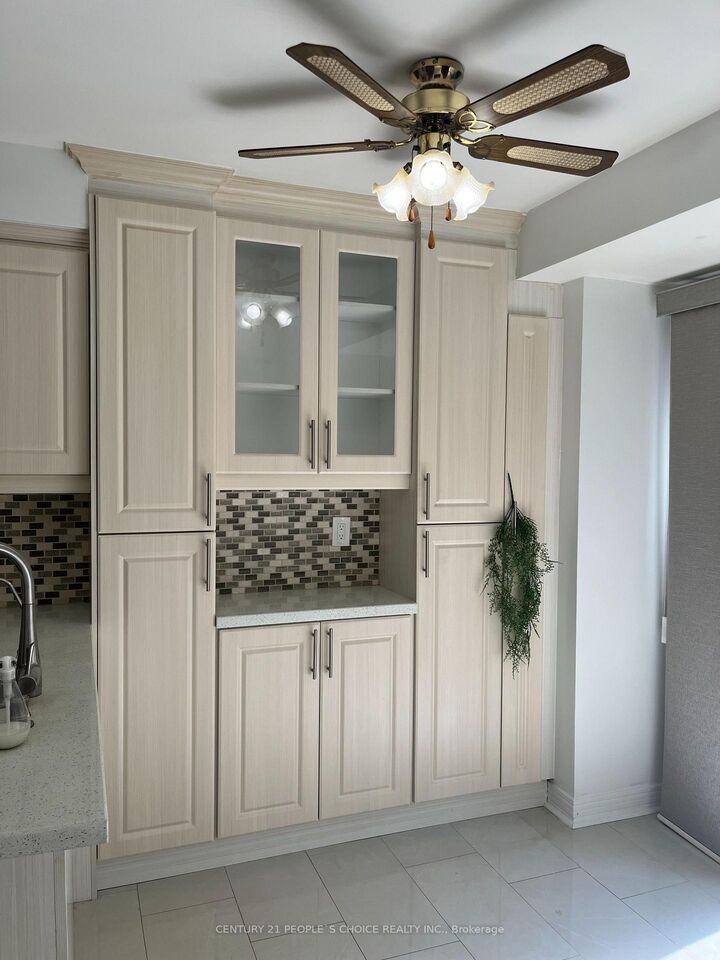 Photo de la propriété:  3600 Colonial Drive 50  ON L5L 5P5 