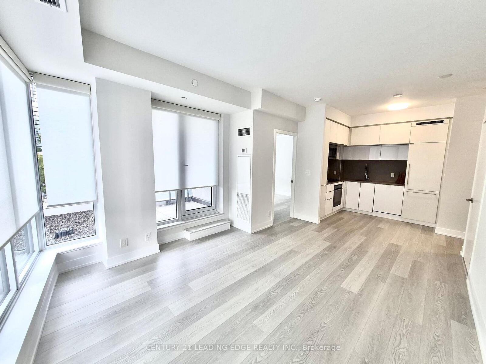 Property Photo: 28 Avondale Avenue 209 ON M2N 0K2