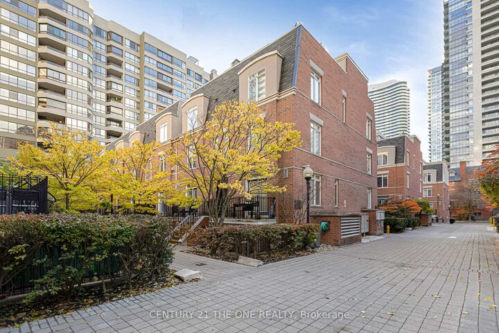 Property Photo: 415 Jarvis Street 400 ON M4Y 3C1