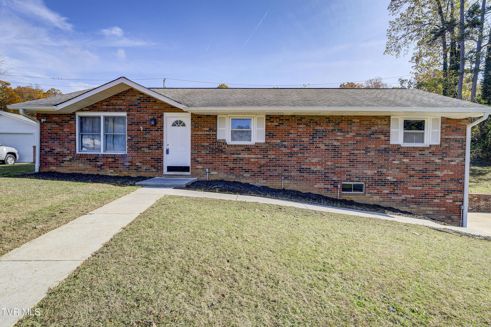 Property Photo:  1504 Forest View Drive  TN 37660 
