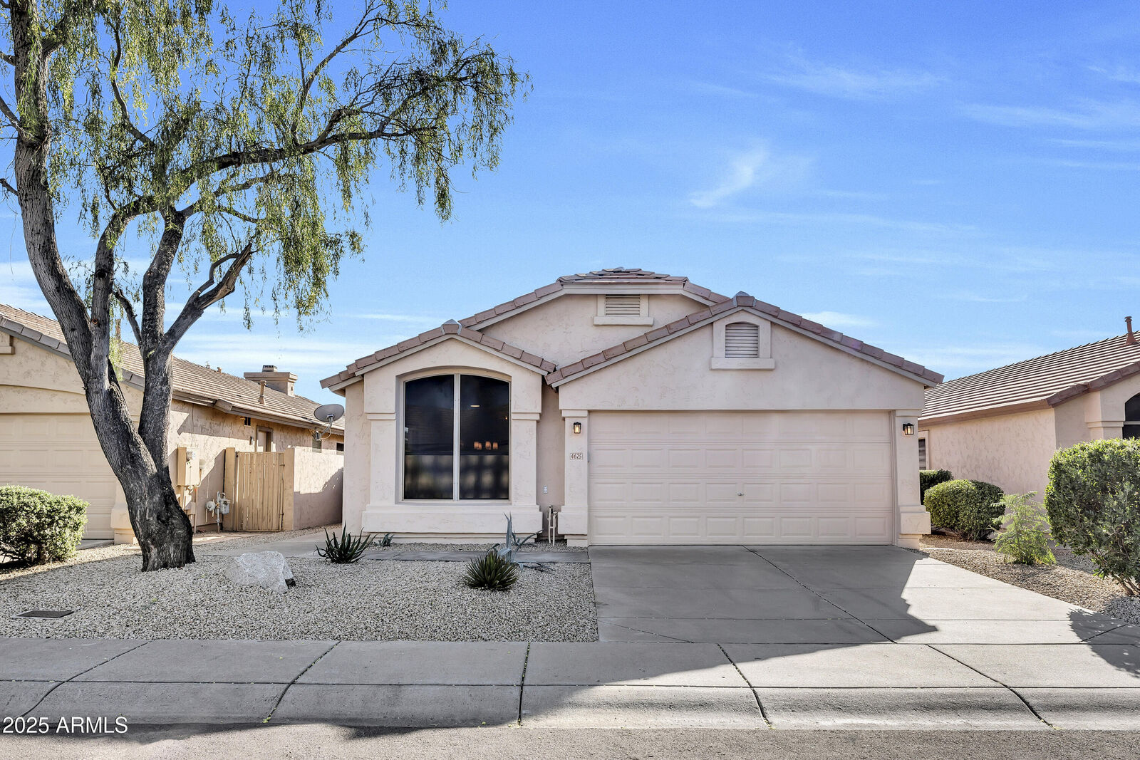 Property Photo:  4625 E Abraham Lane  AZ 85050 