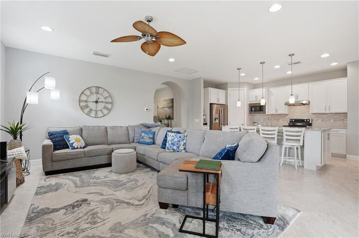 Property Photo: 6274 Victory Dr FL 34142