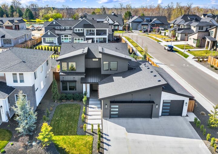 Property Photo: 7929 W Deerfawn Ln ID 83616