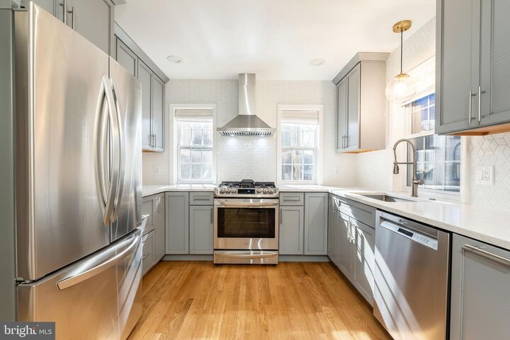 Property Photo:  317 E Oak Street  VA 22301 