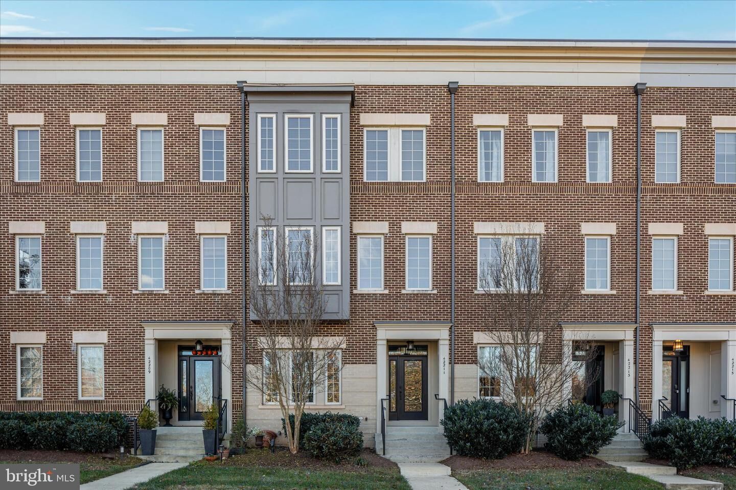 Property Photo: 42211 Yancey Terrace VA 20148