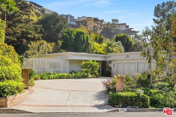 Property Photo:  1700 Rising Glen Rd  CA 90069 