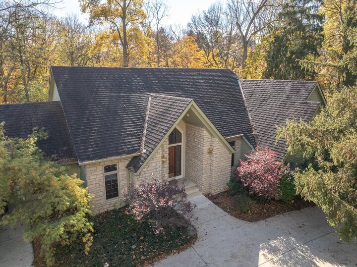 3055 Carriage Lane  Columbus OH 43221 photo