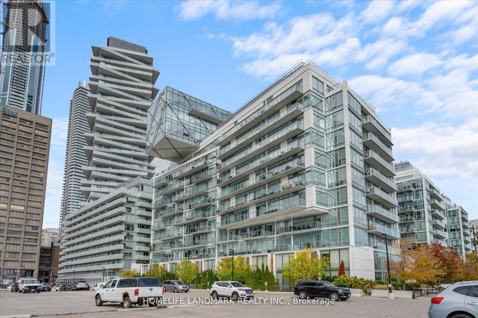Property Photo:  29 Queens Quay East Th102  ON M5E 0A4 