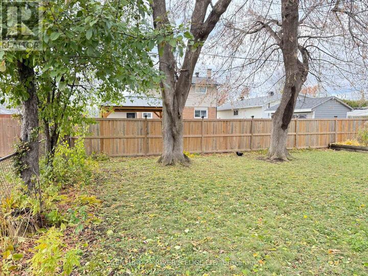 Property Photo: 2527 Needham Crescent ON K1V 6K1