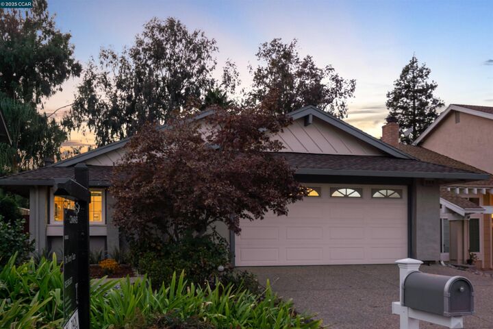 Property Photo:  4962 Shadowfalls Dr  CA 94553 