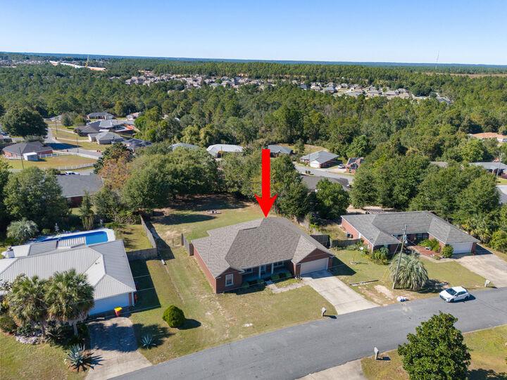 Property Photo: 415 Jillian Drive FL 32536