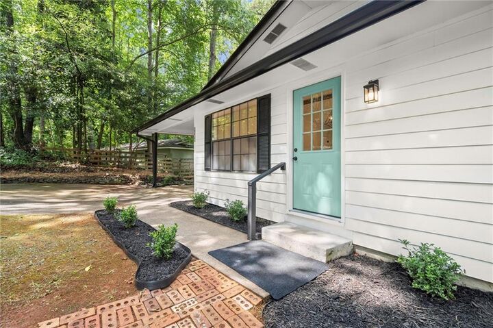 Property Photo:  1184 Alemeda Drive  GA 30066 