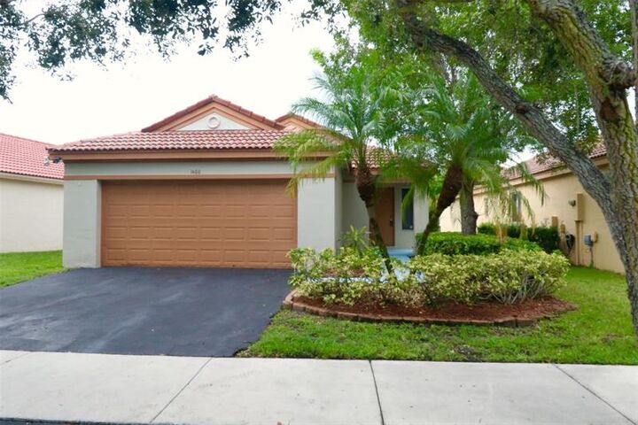 Property Photo:  1466 Mira Vista Cir  FL 33327 