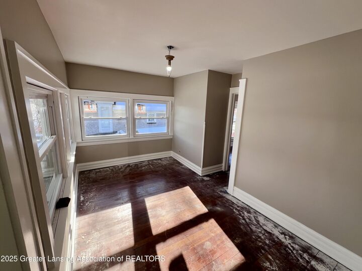 Property Photo:  908 N Capitol Avenue  MI 48906 
