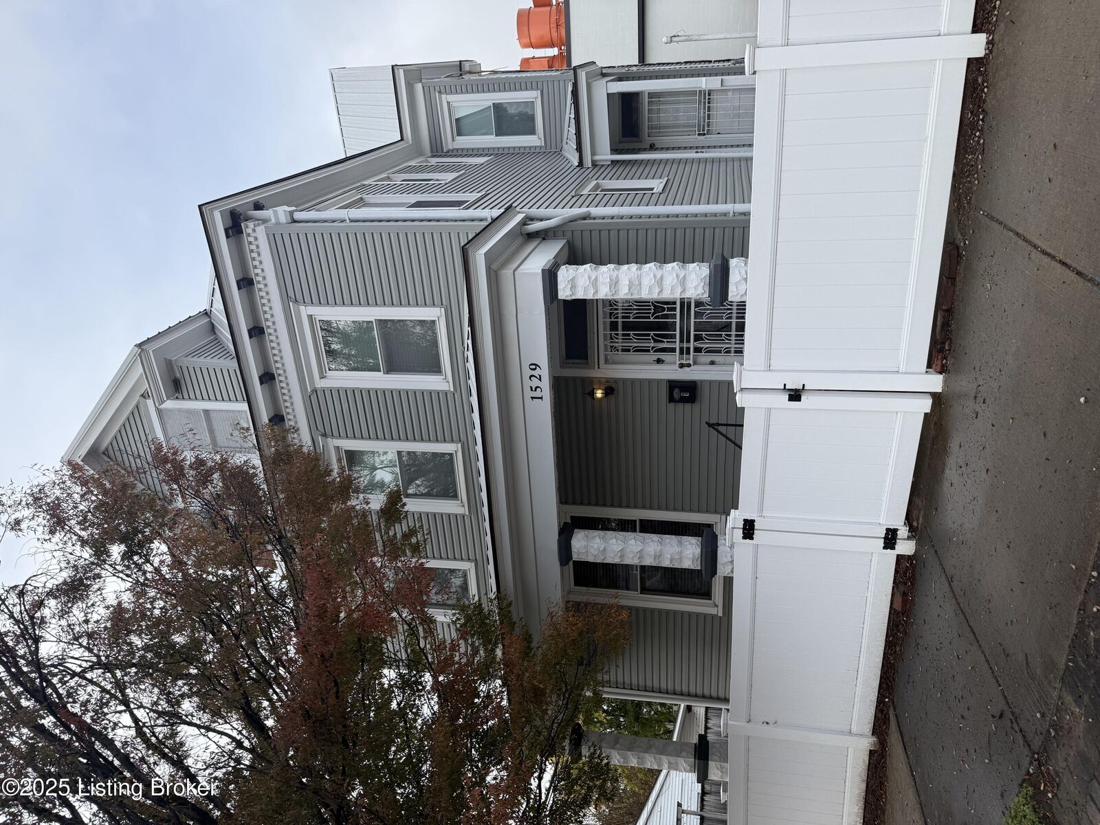 Property Photo: 1529 Christy Ave 2 KY 40204