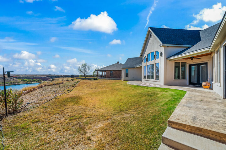 Property Photo: 304 Palomino Drive TX 79404