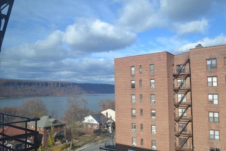 Property Photo: 650 Warburton Avenue 7C NY 10701