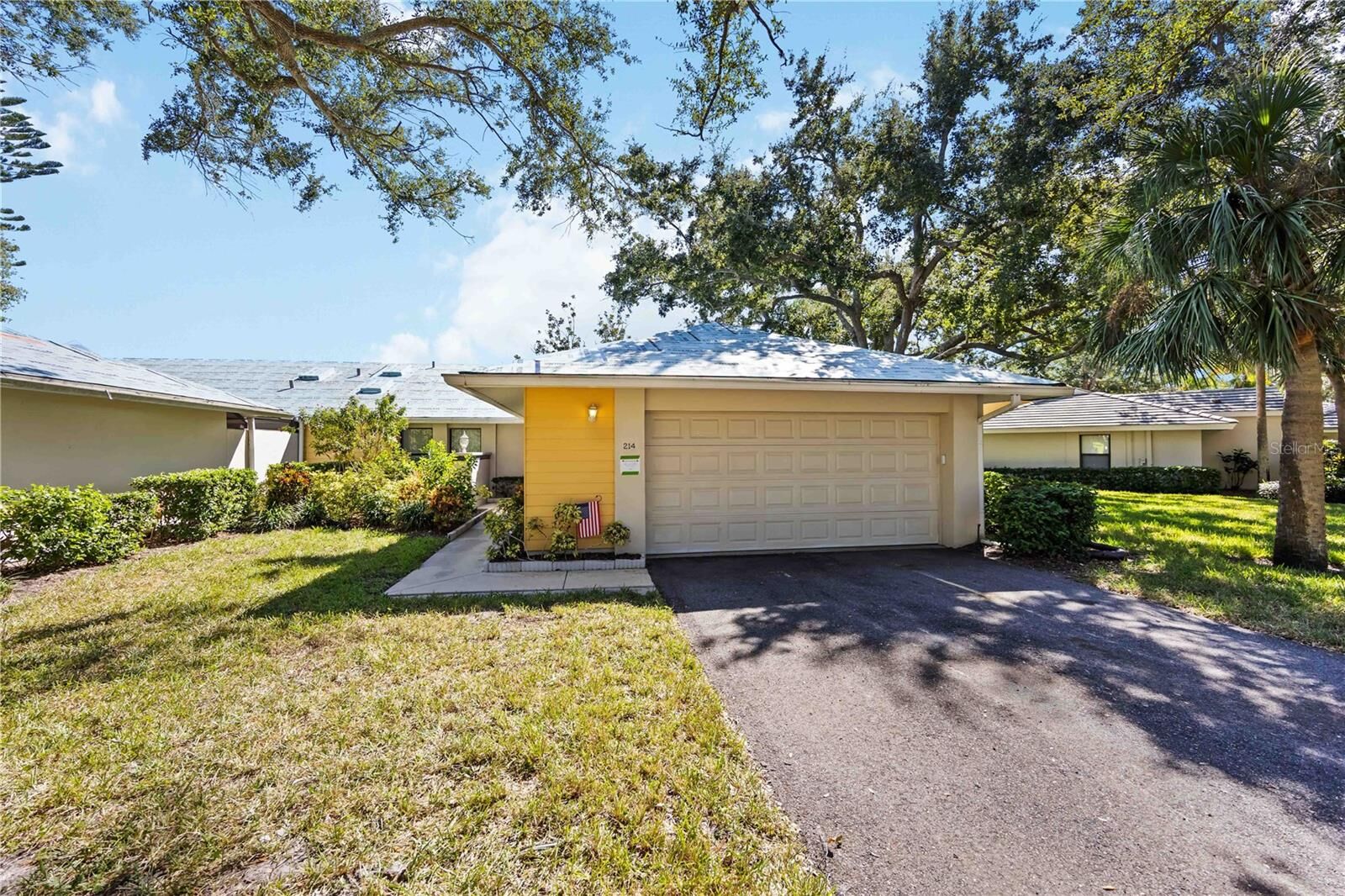 Property Photo: 214 Southampton Drive 327 FL 34293