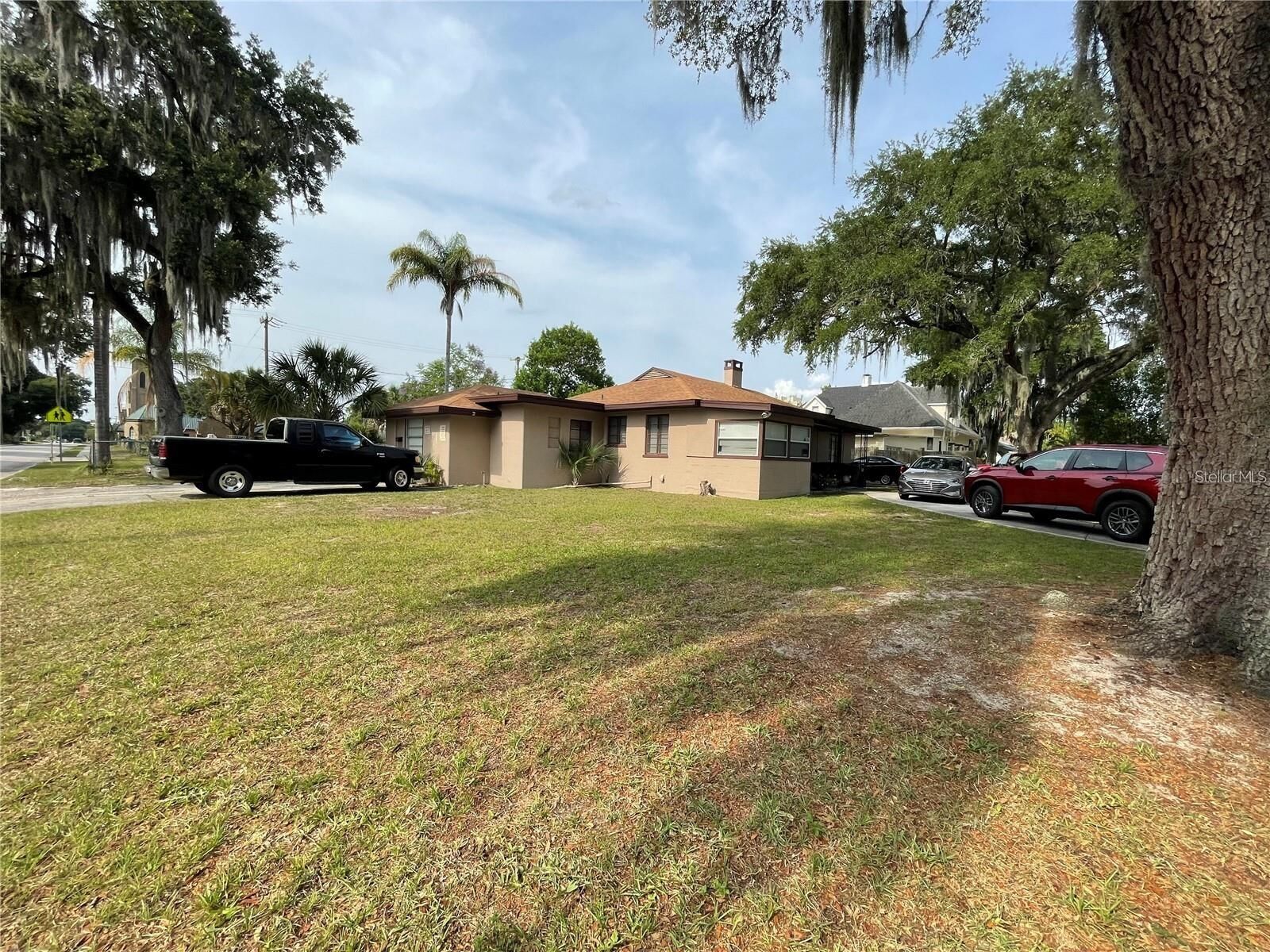 Property Photo: 663 Avenue J NW FL 33881