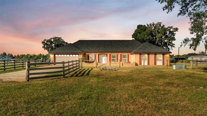 Property Photo:  5826 Fussell Road  FL 33868 