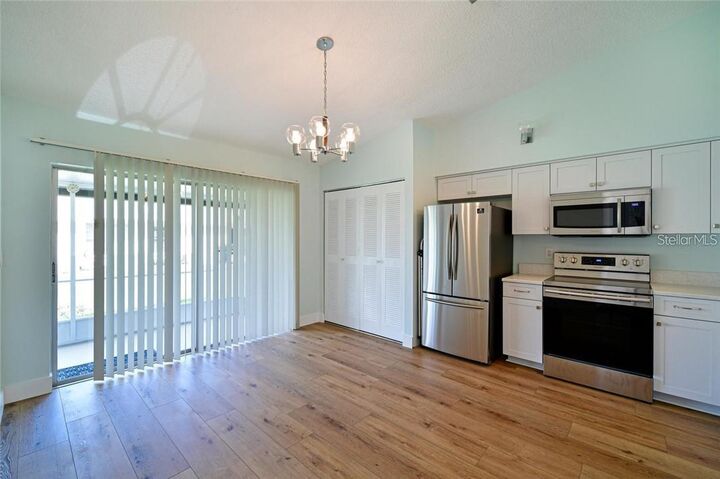 Property Photo: 4110 38th Avenue W 4110 FL 34205