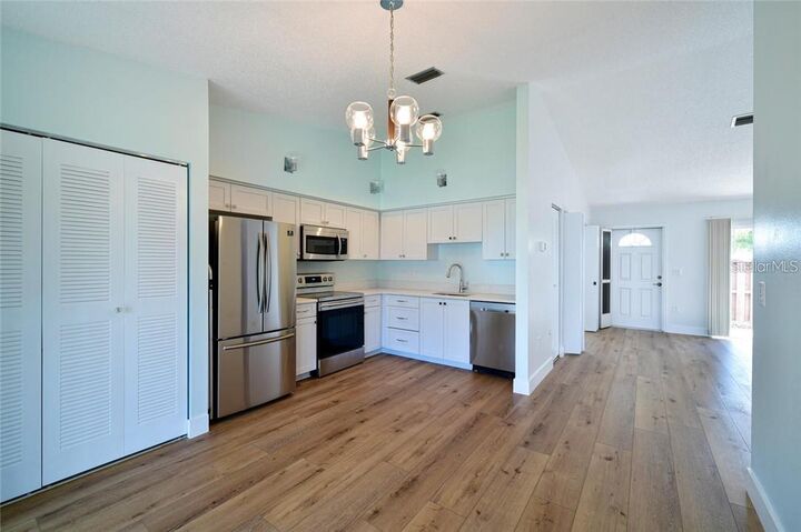 Property Photo:  4110 38th Avenue W 4110  FL 34205 