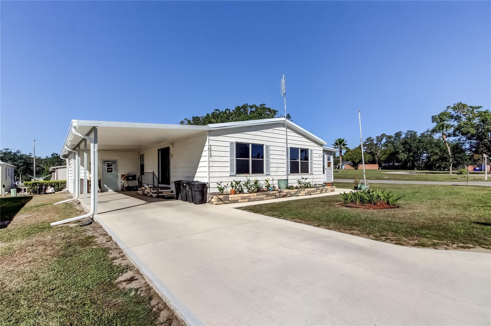 Property Photo: 10151 Hamp Drive FL 33525