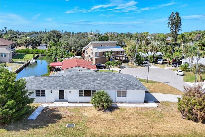 Property Photo: 103 Eddy Drive FL 34275