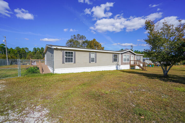 Property Photo: 11610 Fox Ridge Drive MS 39565