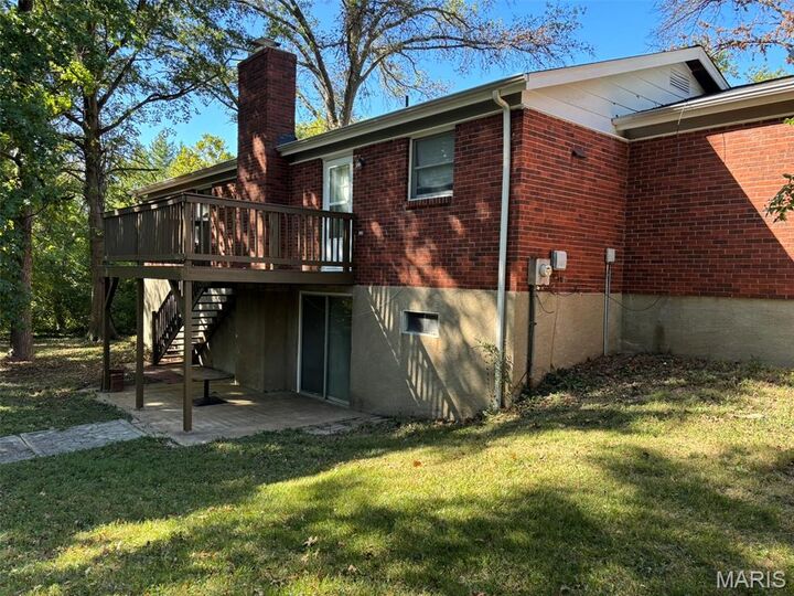 Property Photo:  8 Canoebrook Drive  MO 63033 