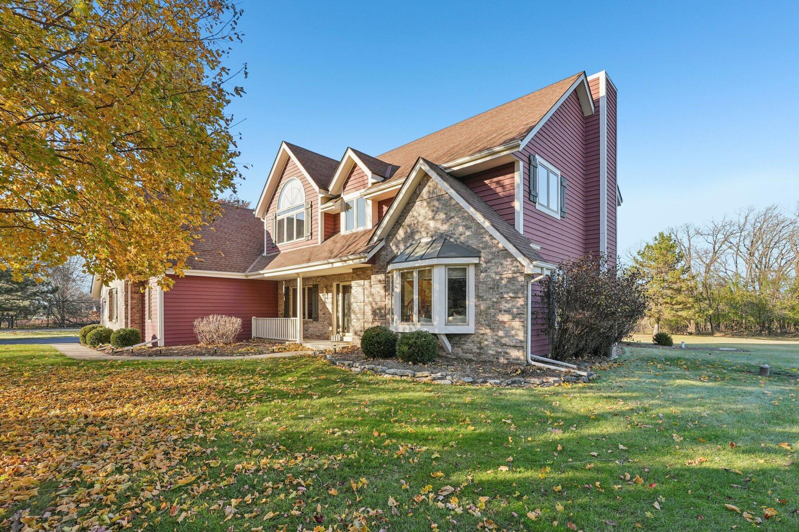 Property Photo: N73w26971 Kettle Cove Ln WI 53089