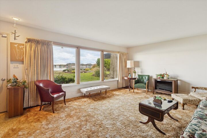 Property Photo:  2016 Lake Street  MI 49424 