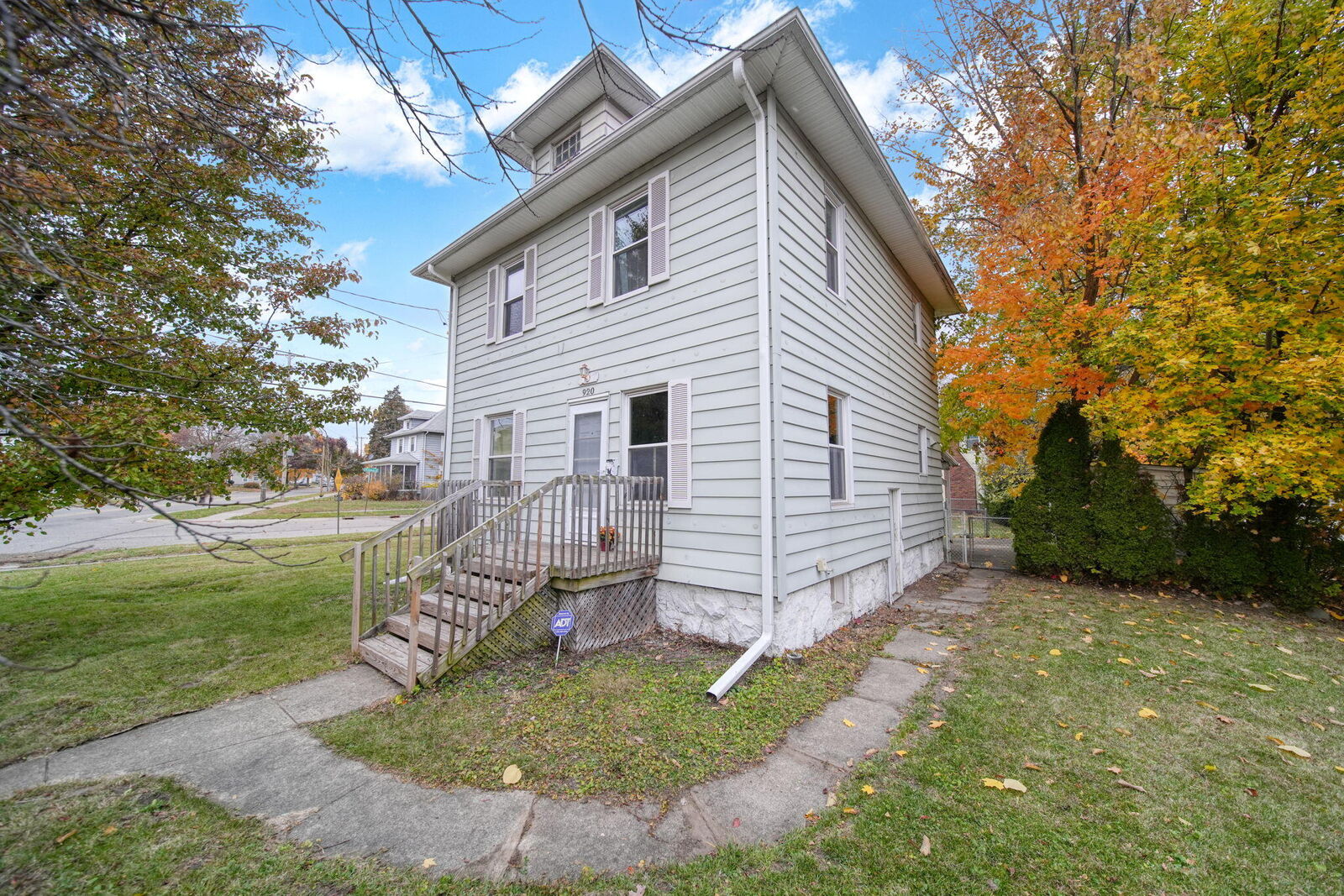 Property Photo: 920 Wildwood Avenue MI 49202