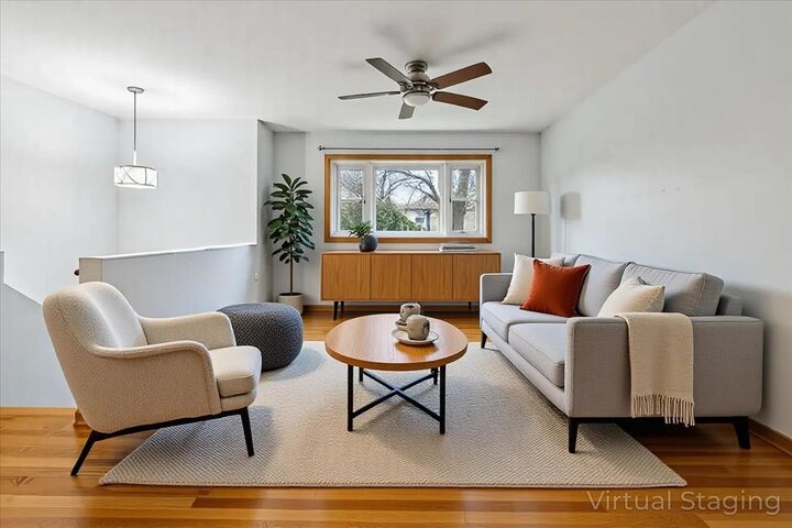 Property Photo:  26W028 Prairie Avenue  IL 60187 