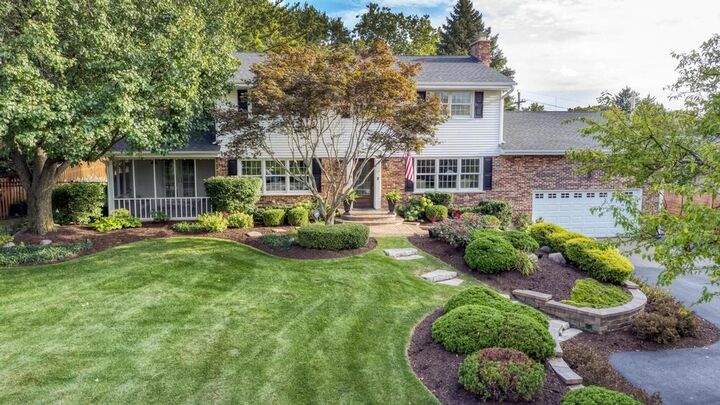 22W425 Broker Road  Medinah IL 60157 photo