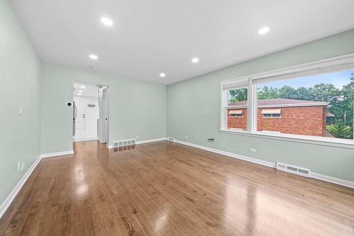 Property Photo: 10537 Austin Avenue 2 IL 60415