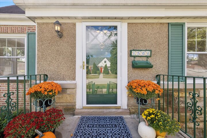 Property Photo: 1500 Bristol Avenue IL 60154