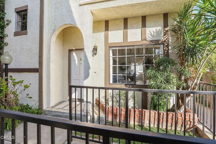 Property Photo: 511 S El Molino Avenue 6 CA 91101