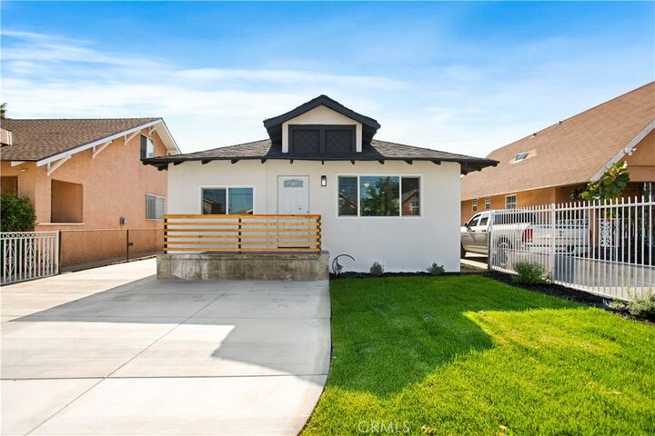 Property Photo:  1646 E 41st  CA 90011 