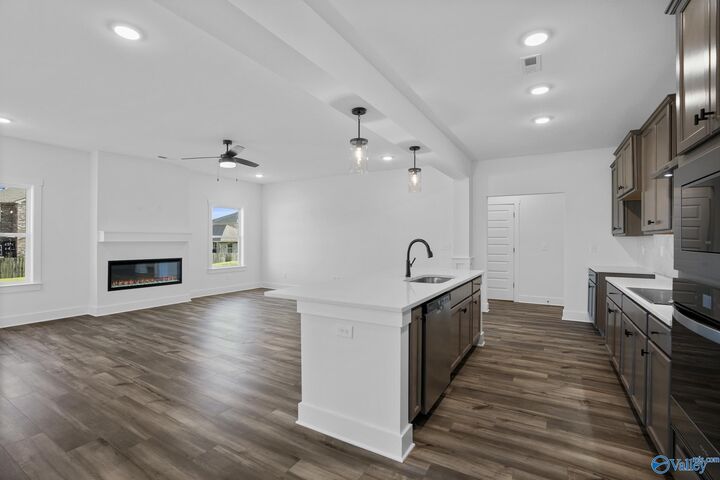 Property Photo: 415 Broad Row Street AL 35811