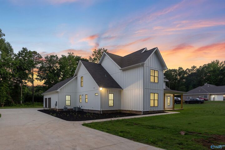 Property Photo:  2737 B Jeff Road  AL 35749 