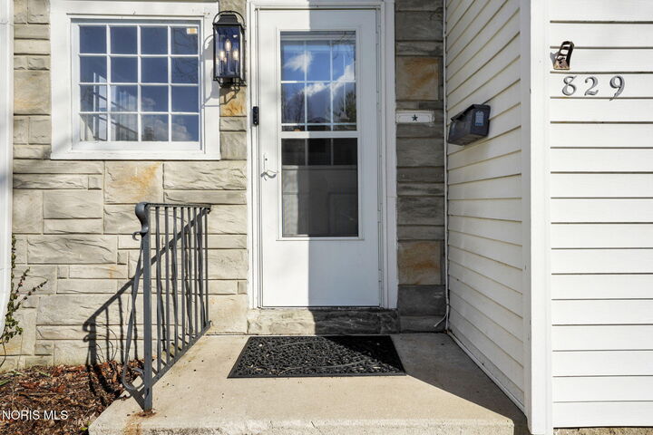 Property Photo:  829 Maple Avenue  OH 45840 