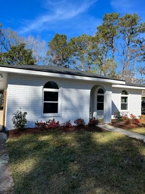 Property Photo:  219 W Hickory Street  LA 70471 