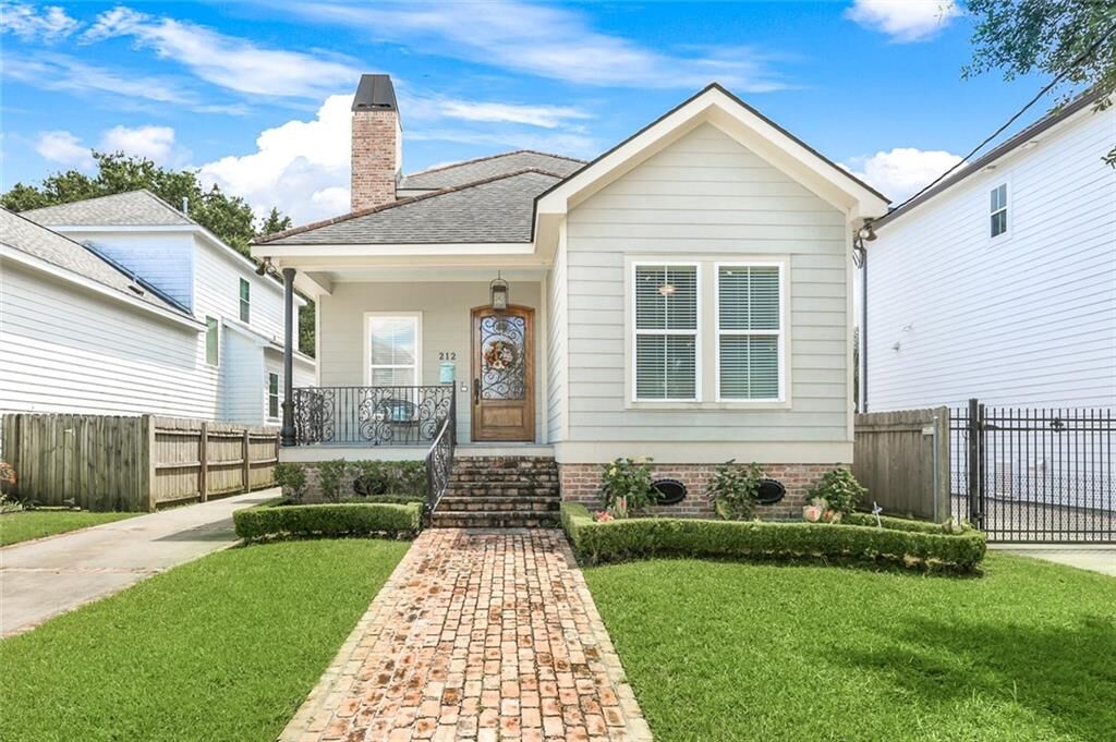 Property Photo: 212 28th Street LA 70124