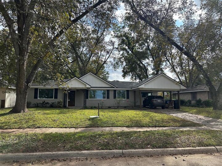 245 Stuart Avenue  Shreveport LA 71105 photo